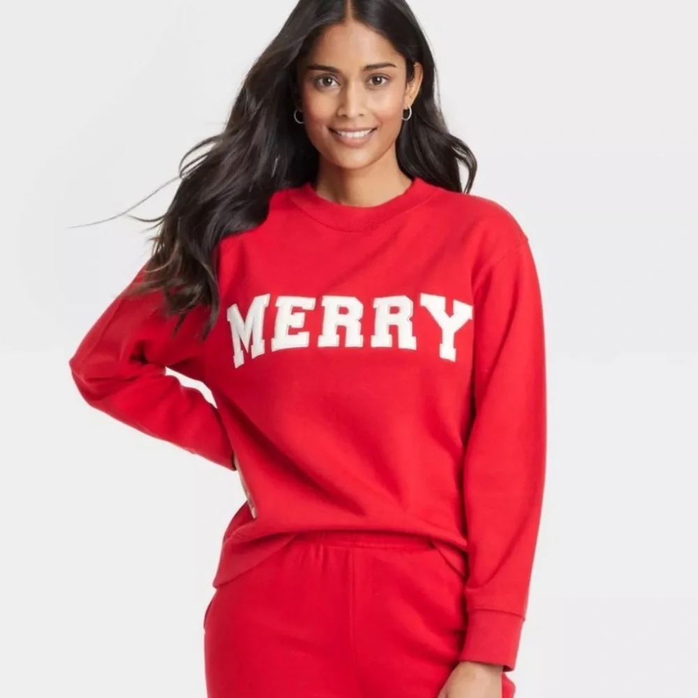 NWT Universal Thread Red “Merry” Christmas Crewneck Sweatshirt Women’s XL Target - Picture 2 of 9